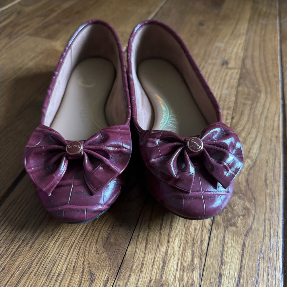 Circus by Sam Edelman Red Dress Shoes with Elegant Bow